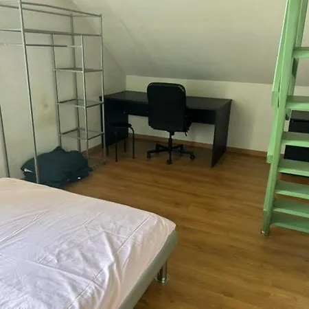 Calme Dans Colocation De 5 Personnes Pensión